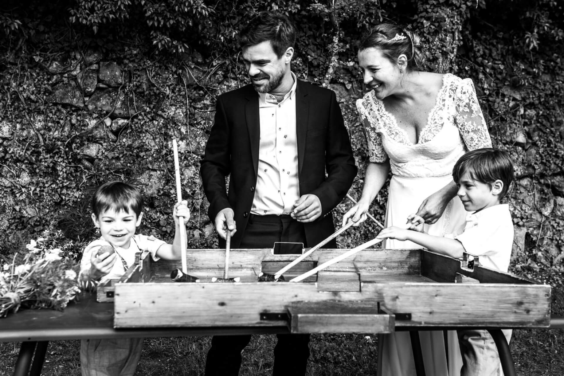 Photographe lifestyle quotidien famille couple portrait enfant bebe maman papa photo shooting session 2 1.