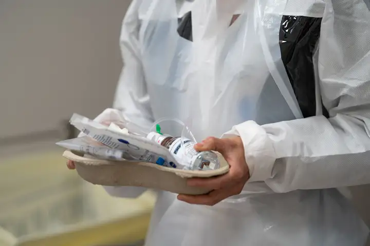 Aurelie lamour photographe reportage medecin covid hopital drome 00006.