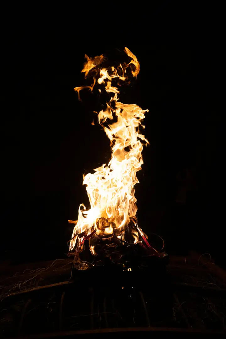 Aurelie lamour photographe livre flammes escarbilles drome 00006.
