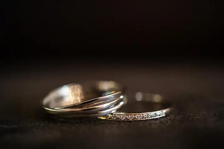 Aurelie lamour photographe mariage alliance bague drome 00004.