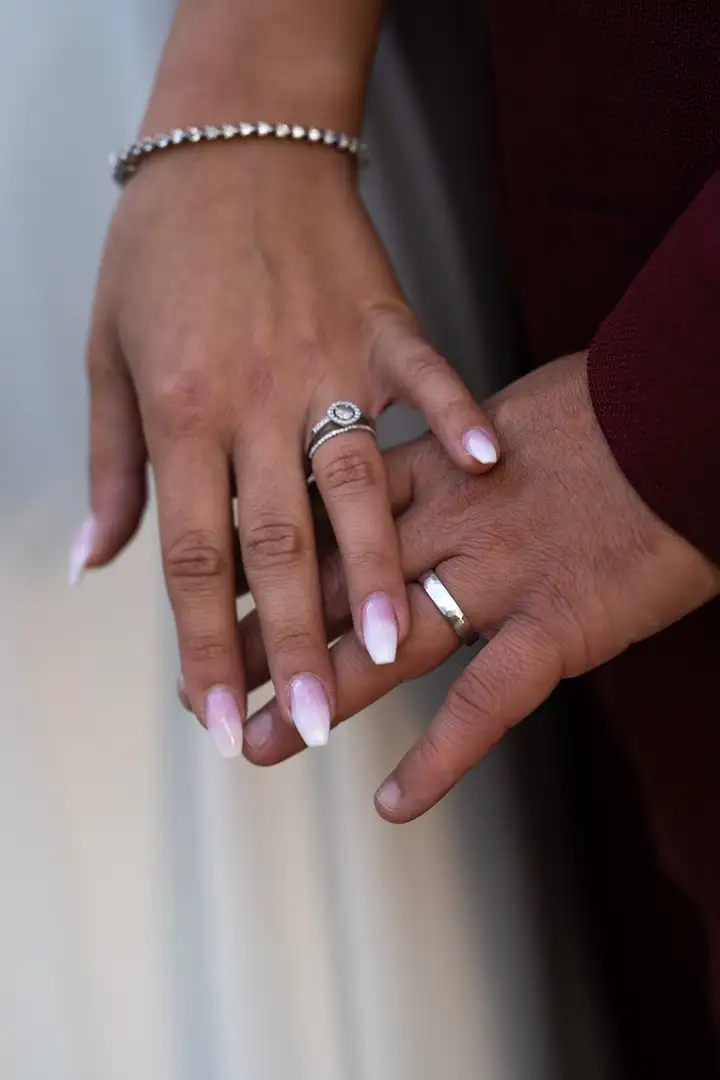 Aurelie lamour photographe mariage alliance bague drome 00006.
