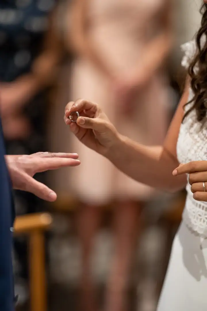 Aurelie lamour photographe mariage alliance bague drome 00007.