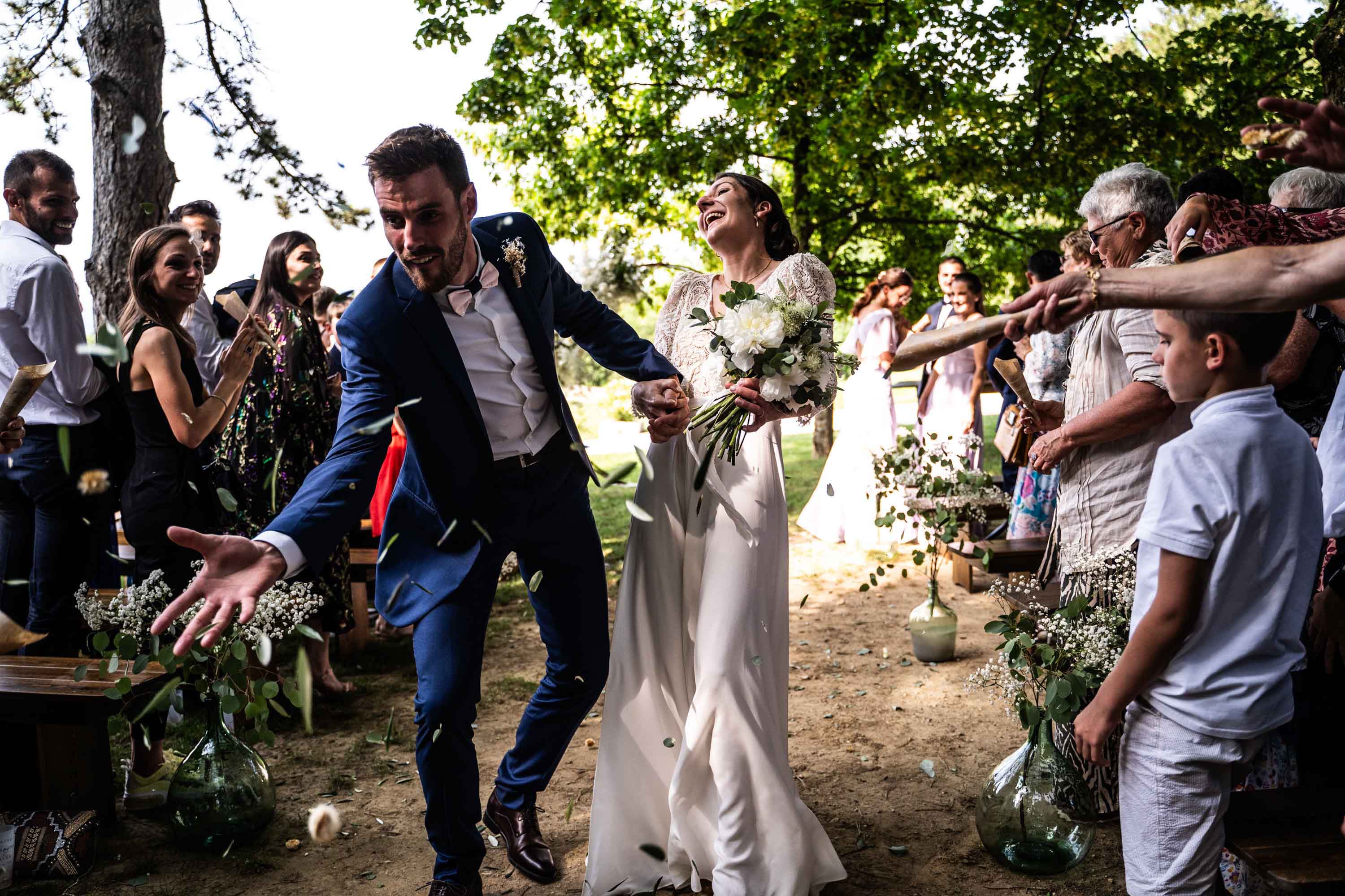 Aurelie lamour photogaphe drome mariage drome couleur ceremonie laique joie.