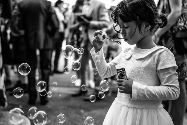 Aurelie lamour photographe drome mariage bouquet maries vindhonneur 4.