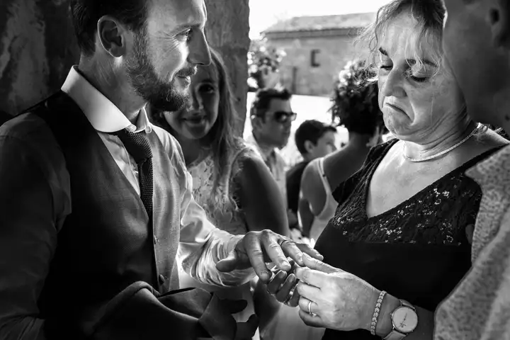 Aurelie lamour photographe drome mariage bouquet maries vindhonneur 8.
