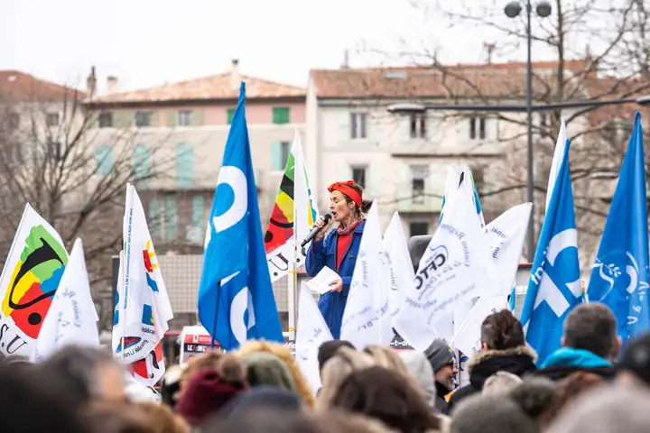 Aurelie lamour photogaphe drome femmes militante noir et blanc couleur manifestation 2.