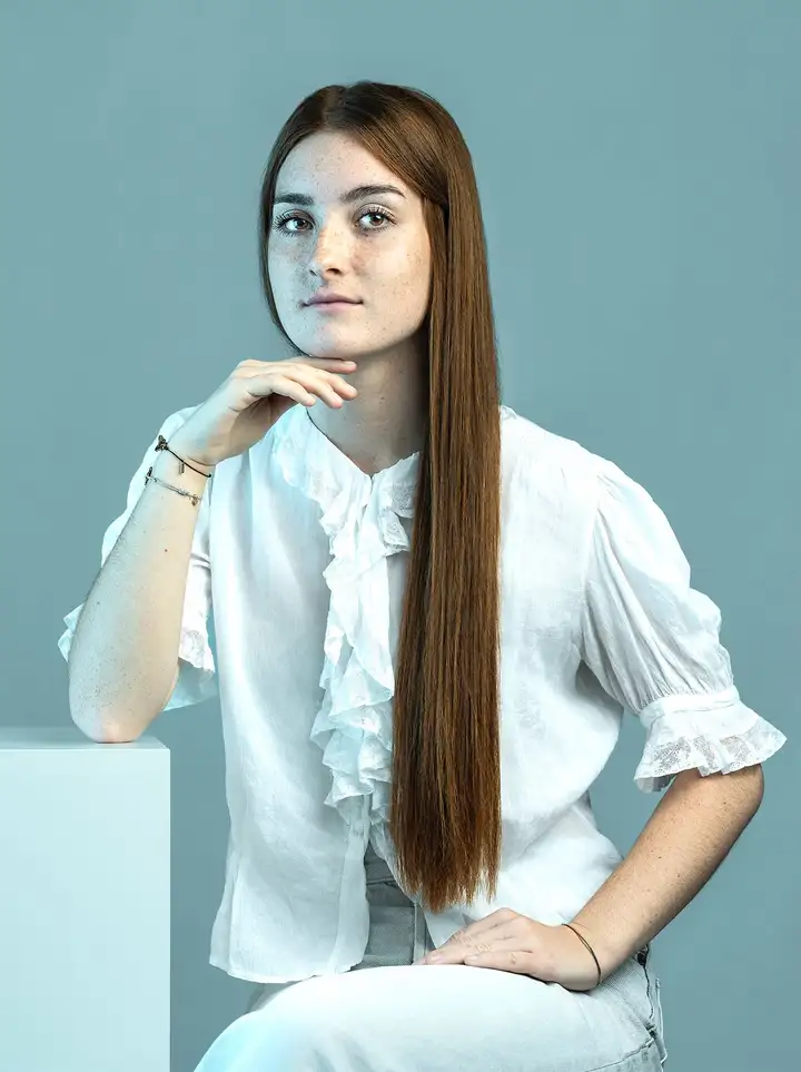 Aurelie lamour photographe portraitiste de france 2025 adolescente.